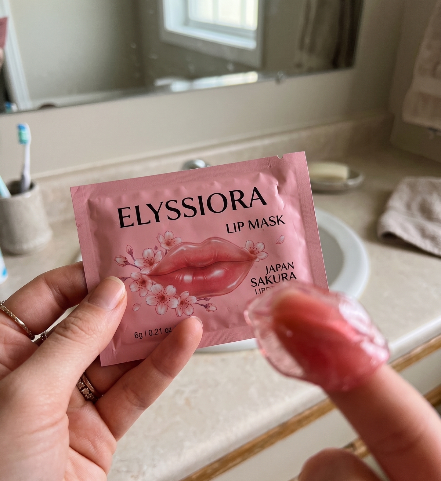 HydraGlow Overnight Lip Mask